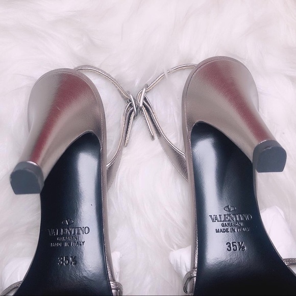 ❤️SOLD❤️Valentino Griffin leather sandals 35.5 - Picture 8 of 8